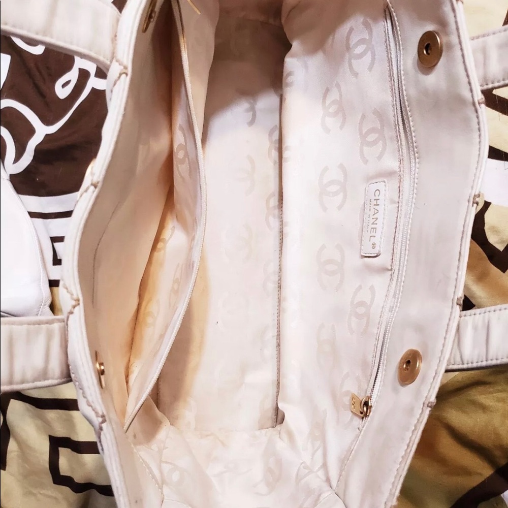 👜 CHANEL White Tote Wild Stitch calf Skin Leather - Picture 7 of 8